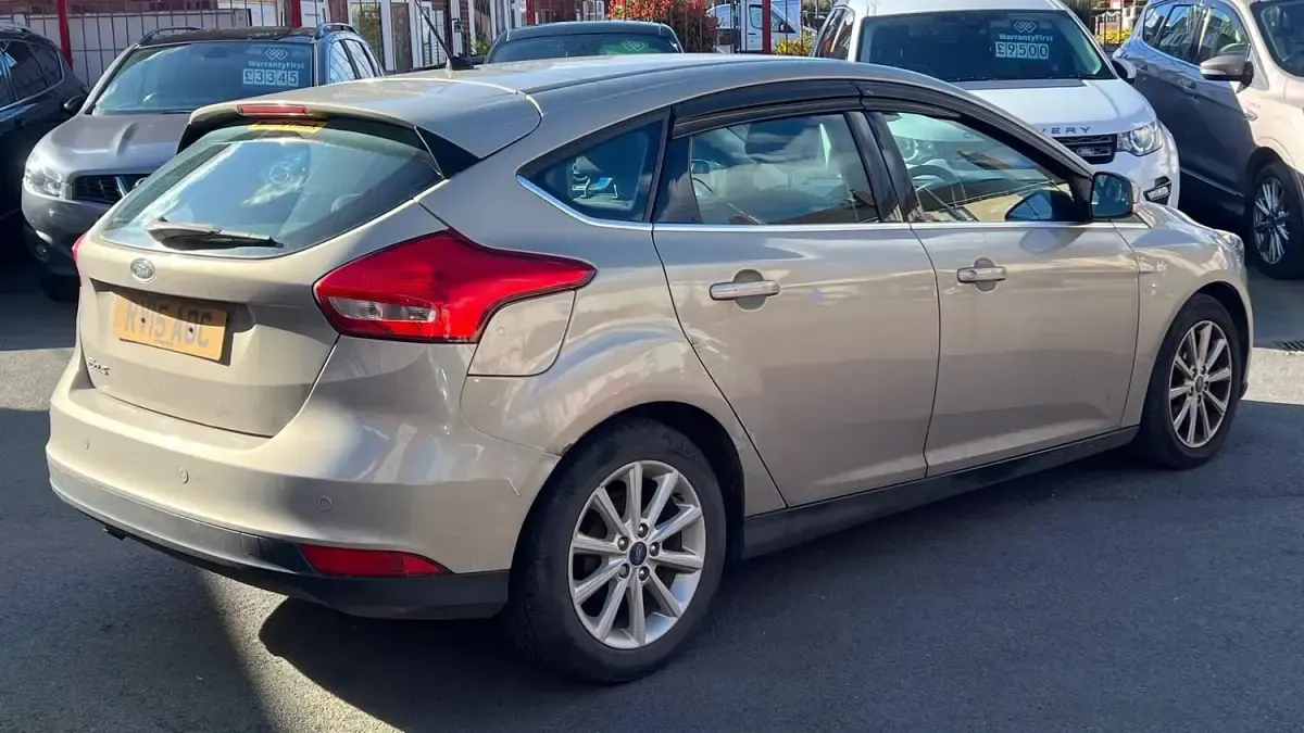 Used Ford Focus Titanium 120 HP (88 kW) 2015 Silver Hatchback
