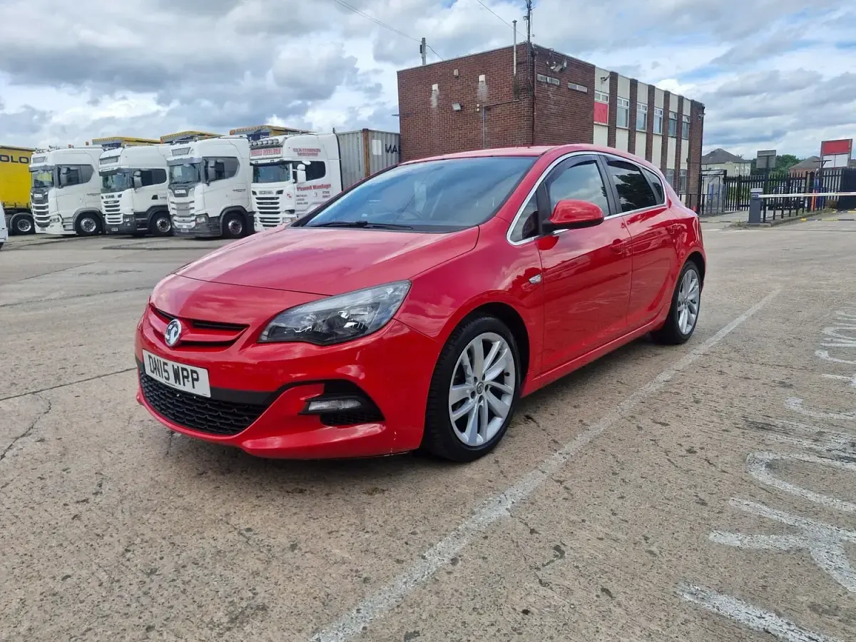 Used Vauxhall Astra 2015 Red Hatchback