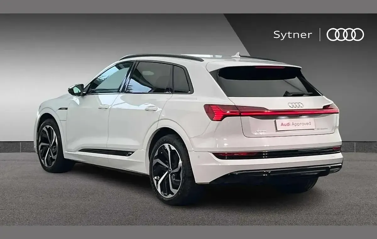 Usado Audi e-tron Black Edition 300 kW (408 HP) 2023 Branco SUV