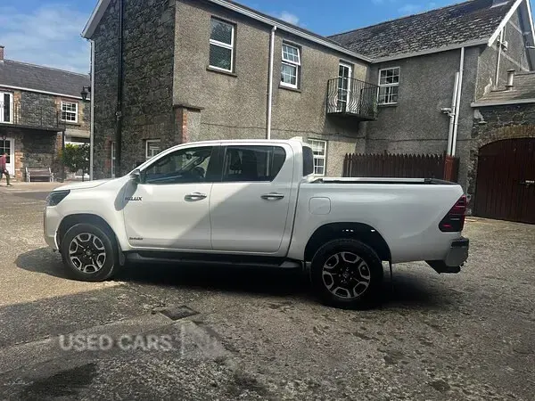 Used Toyota HiLux 2022 White Pickup