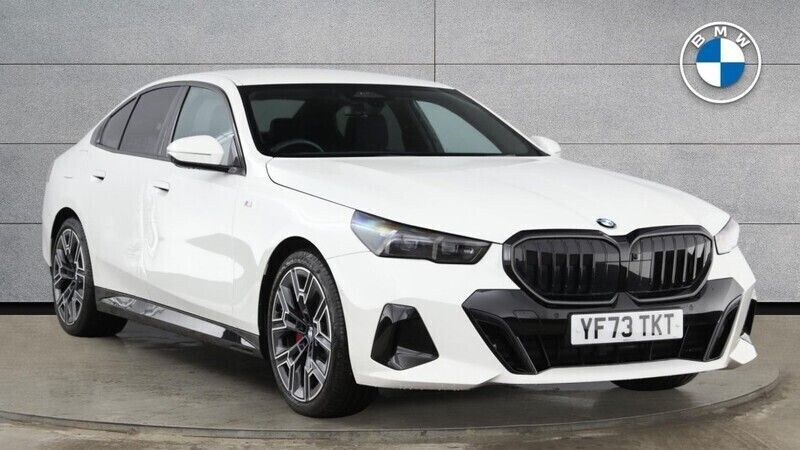 White Used 2023 BMW 520 M Sport | £37,000 (Fair price) - Image 1/4