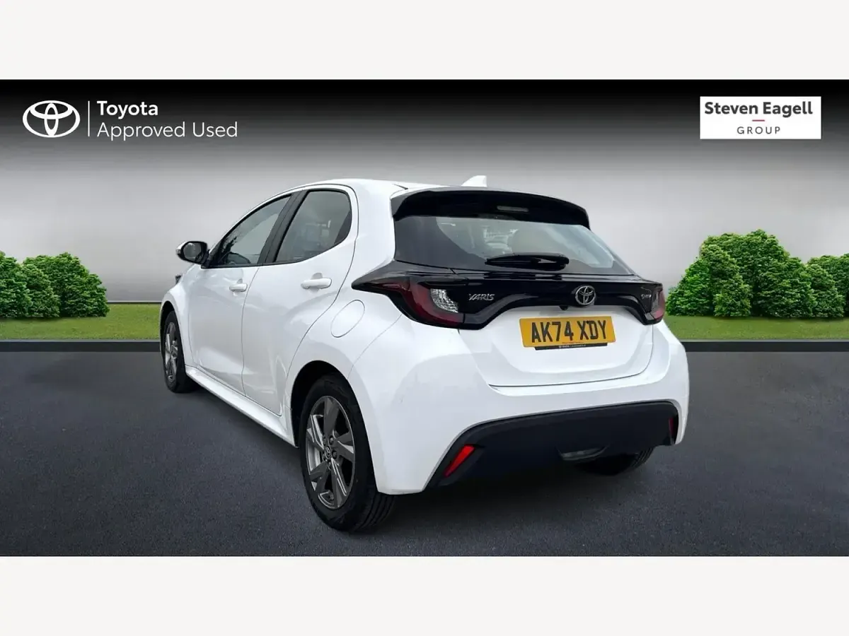 Usado Toyota Yaris Hybrid 2024 Branco Citadino