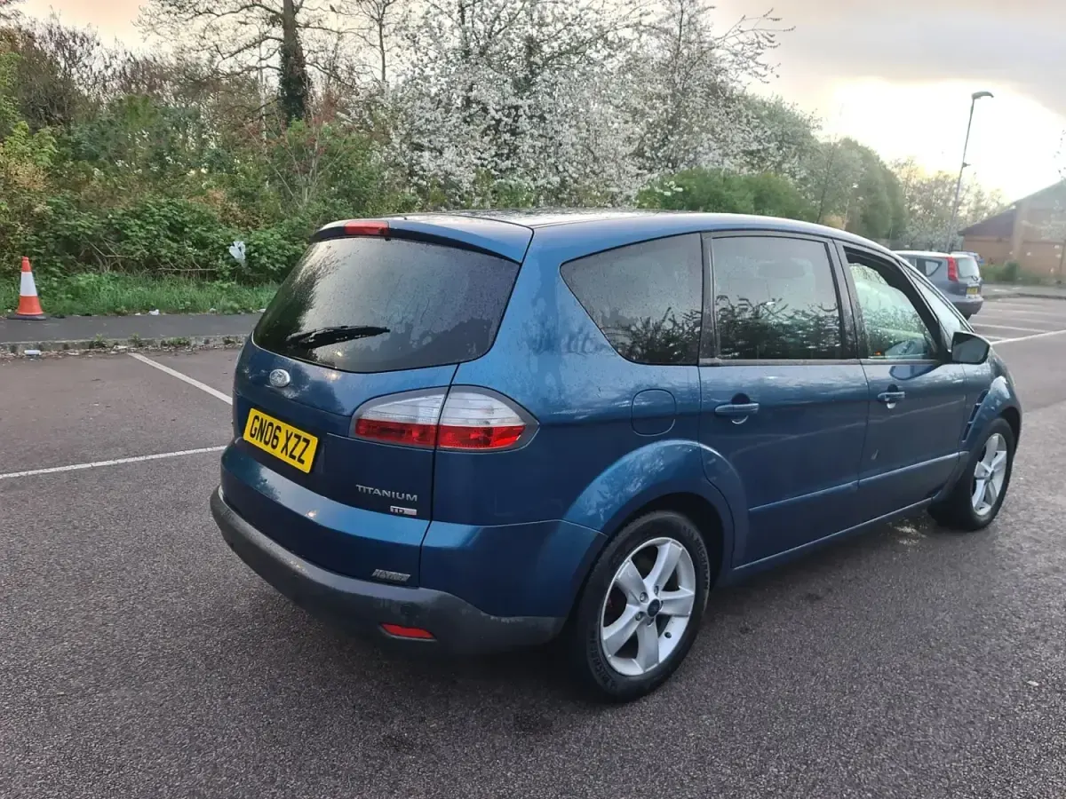 Begagnad Ford S-MAX Titanium 2006 Blå Minibuss