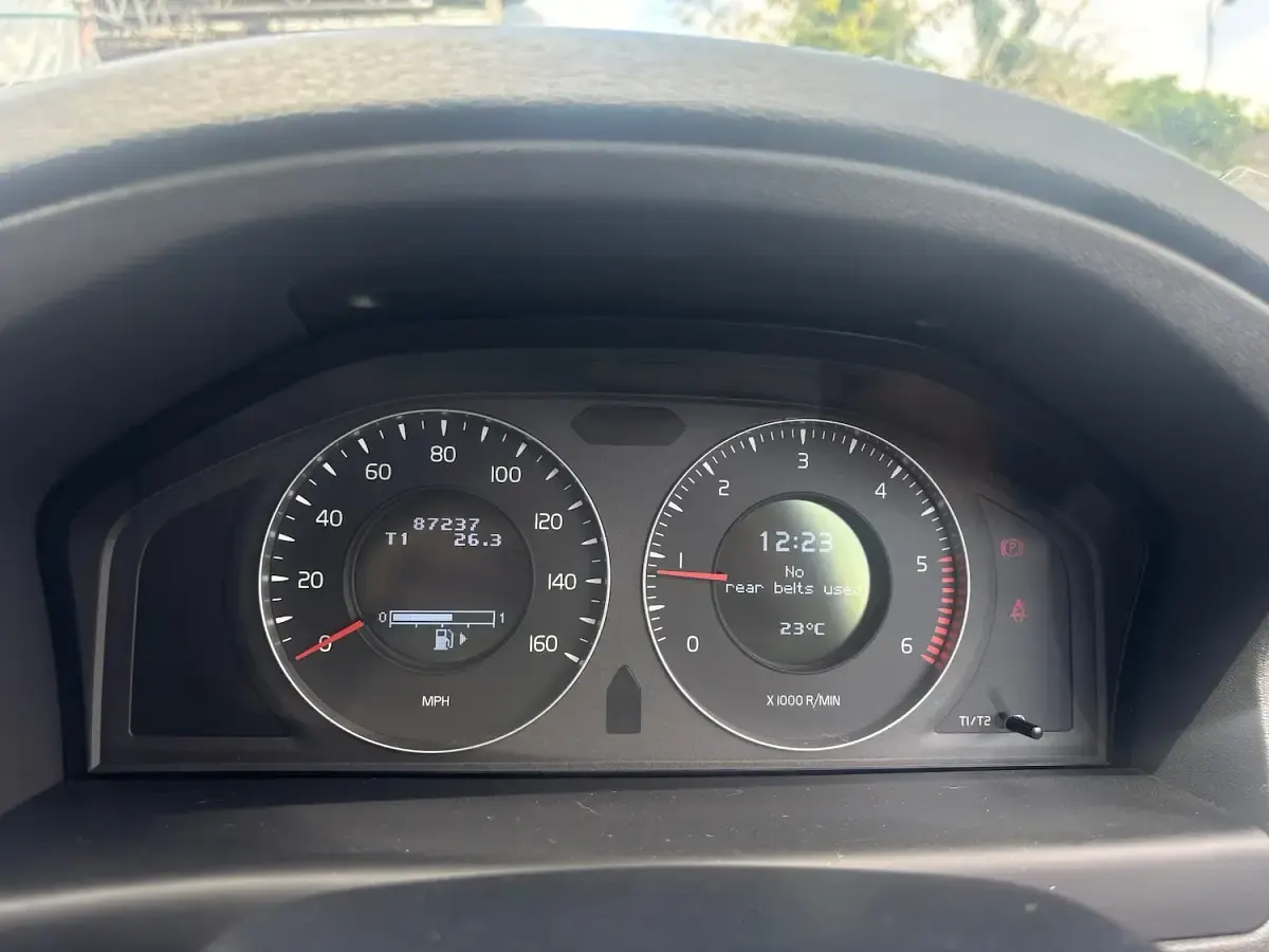 Used Volvo V70 SE 2010 Grey Estate