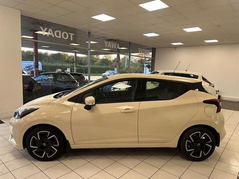 Begagnad Nissan Micra Acenta 2022 Vit Halvkombi