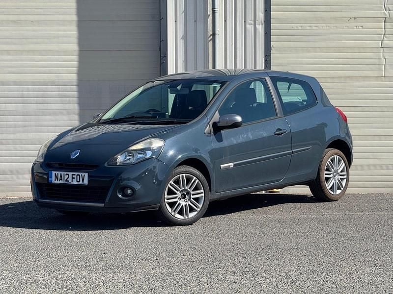 Used Renault Clio IV Dynamique 2012 Blue Hatchback