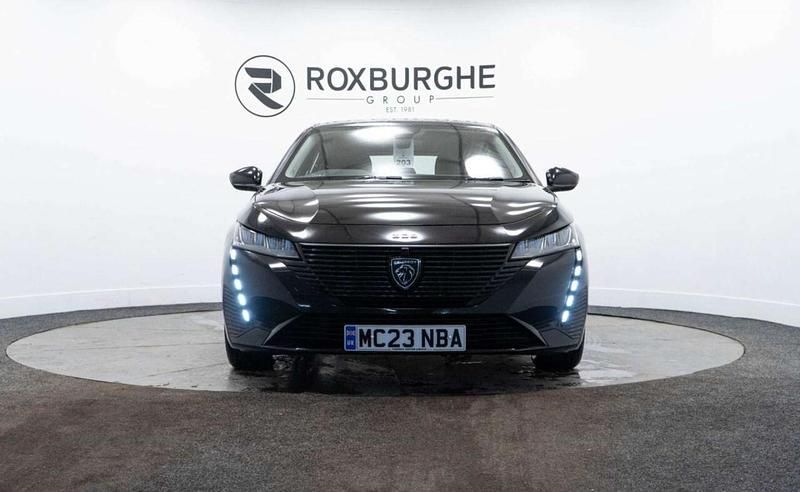 Used Peugeot 308 Active Premium 130 HP (95 kW) 2023 Black Hatchback
