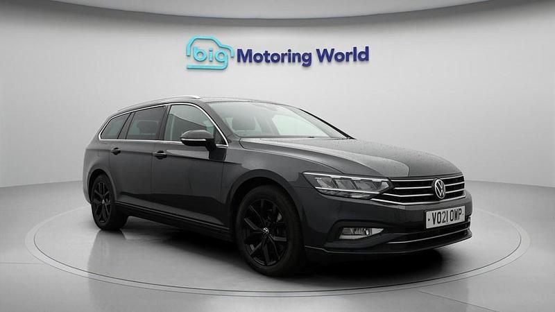 Used VW Passat SEL 150 HP (110 kW) 2021 Grey Estate