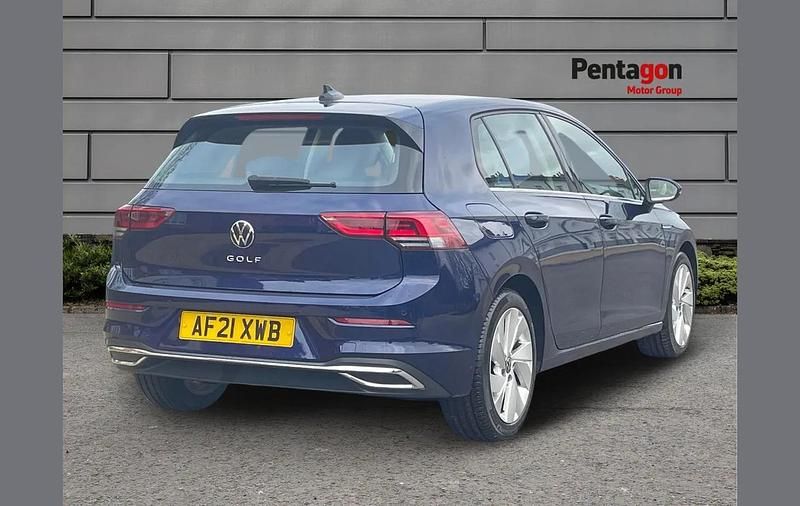 Used VW Golf VIII Style 147 HP (108 kW) 2021 Blue Hatchback