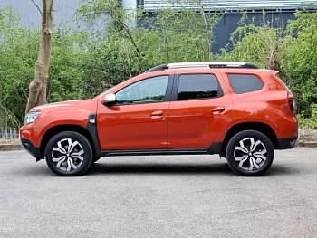 Used Dacia Duster Prestige 130 HP (95 kW) 2022 Orange SUV