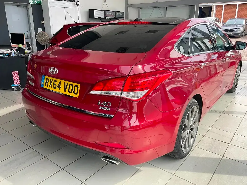 Used Hyundai i40 Premium SE 134 HP (98 kW) 2014 Red Sedan