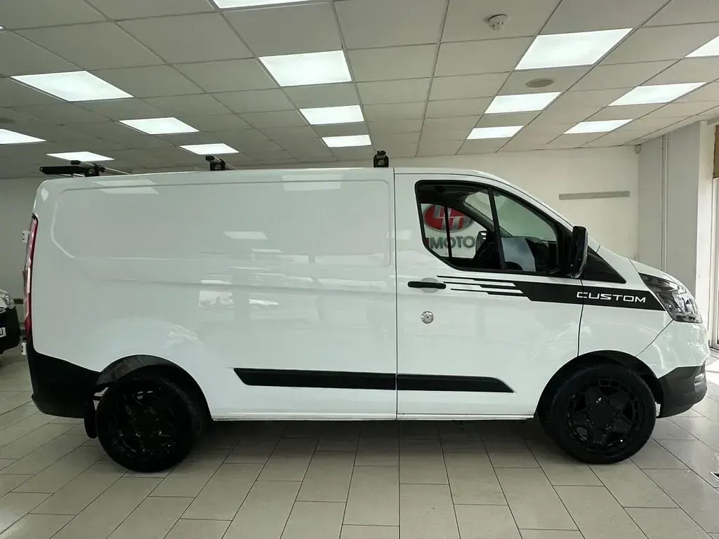 Used Ford Transit Custom 105 HP (77 kW) 2019 White Van