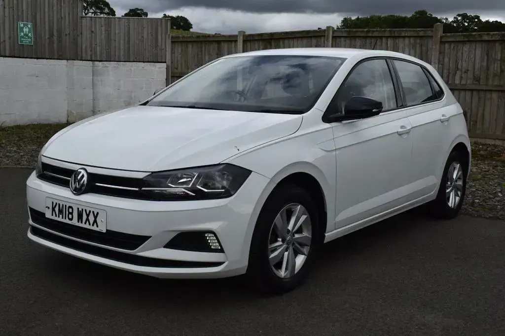 Used VW Polo SE 95 HP (69 kW) 2018 White Hatchback
