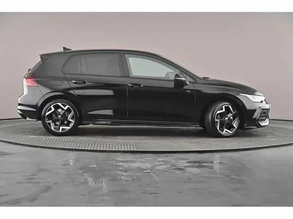 Used VW Golf VIII 150 HP (110 kW) 2025