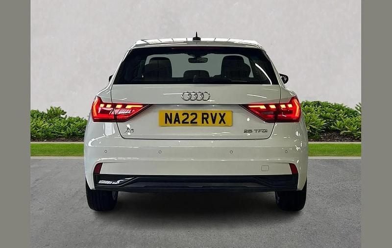 Used Audi A1 Sport 95 HP (69 kW) 2022 White SUV