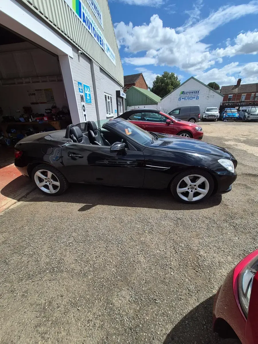 Used Mercedes SLK250 204 HP (150 kW) 2012 Black Cabriolet