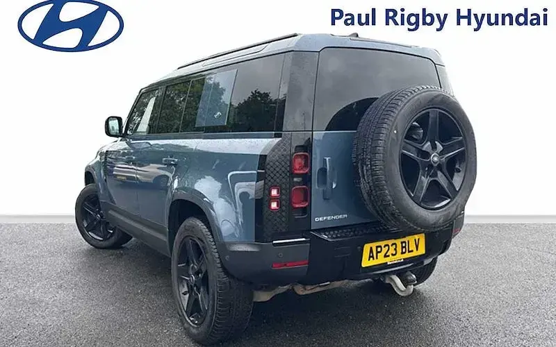 Used Land Rover Defender SE 249 HP (183 kW) 2023 SUV