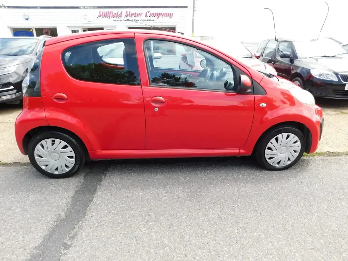 Używany Citroën C1 VTR Sport 68 KM (50 kW) 2012 Czerwony Hatchback