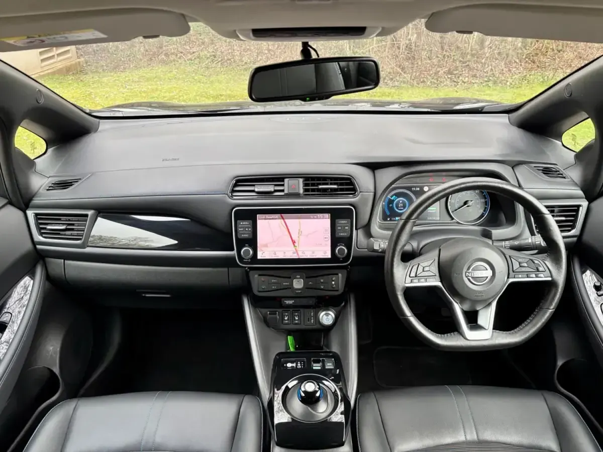Occasion Nissan Leaf N-Connecta 110 kW (150 ch) 2023 Noir Citadine