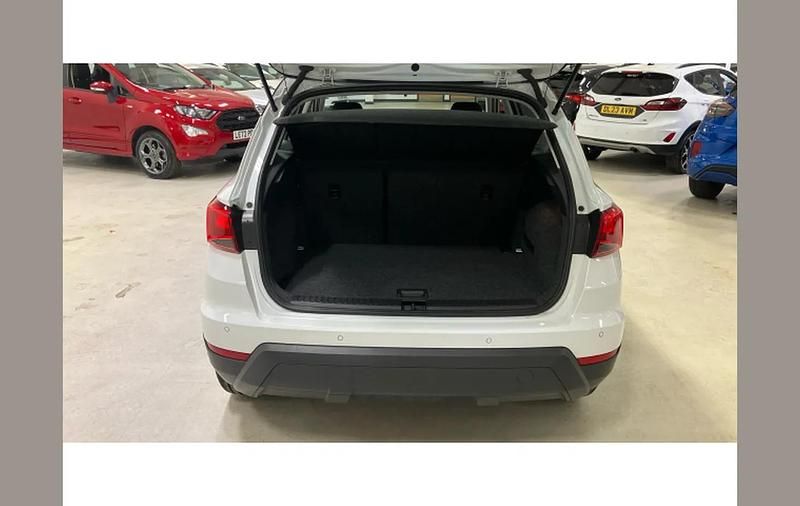 Used Seat Arona SE Technology 116 HP (85 kW) 2018 White SUV