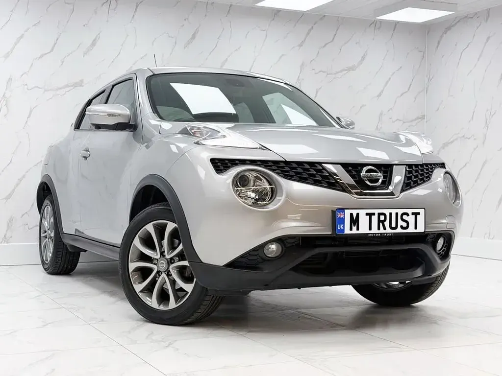 Used Nissan Juke Tekna 117 HP (86 kW) 2017 Silver SUV