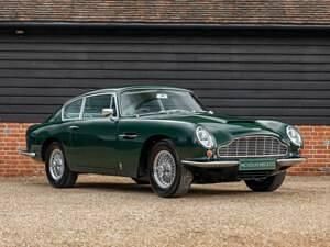 Used Aston Martin DB6 282 HP (207 kW) 1967 Green Coupe