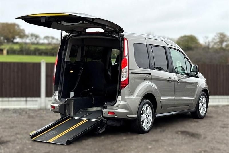 Used 2019 Ford Tourneo Connect Titanium MPV | £12,990 (Fair price) - Image 1/1