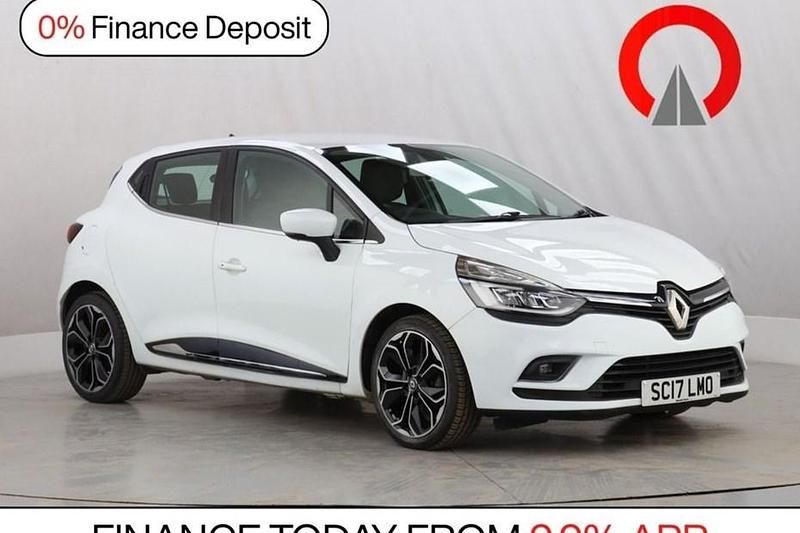 Used Renault Clio IV Dynamique 90 HP (66 kW) 2017 White Hatchback