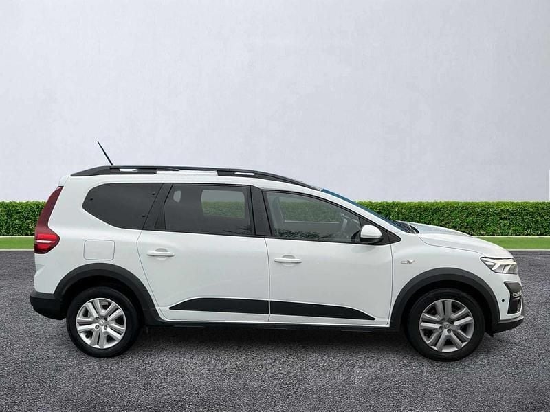 Used Dacia Jogger Comfort 110 HP (80 kW) 2022 White MPV