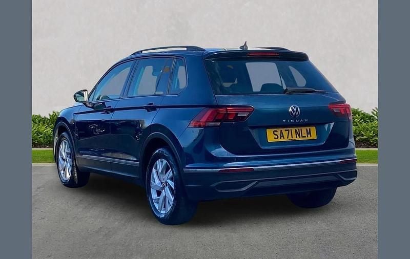 Usado VW Tiguan Life 150 CV (110 kW) 2021 Azul SUV