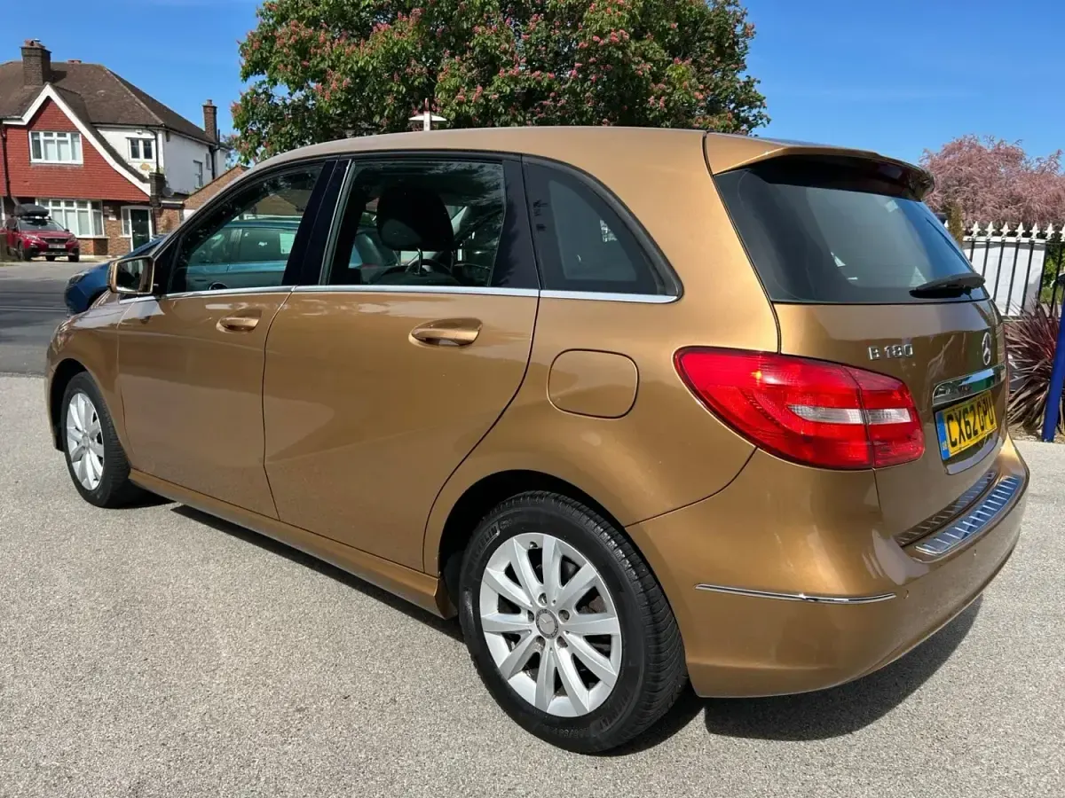 Begagnad Mercedes B180 SE 109 HK (80 kW) 2012 Beige Minibuss