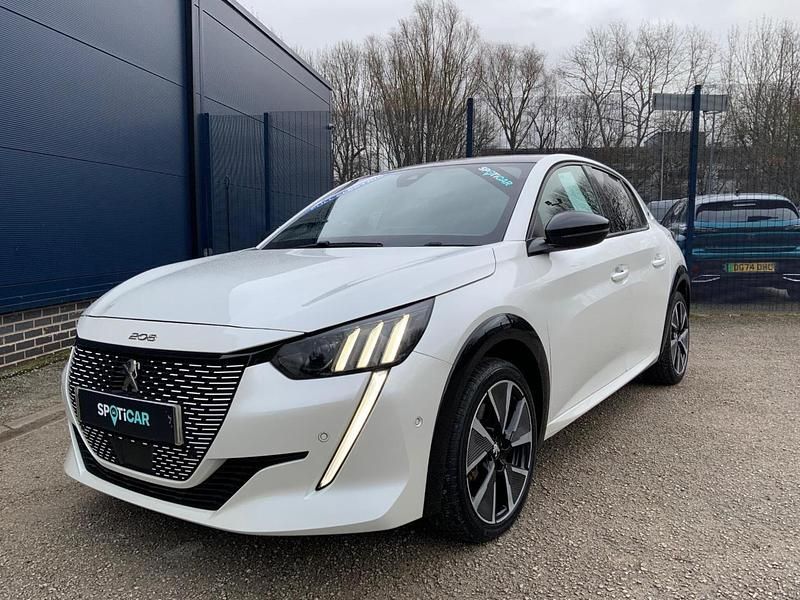 Used Peugeot e-208 GT 98 kW (134 HP) 2022 White Hatchback