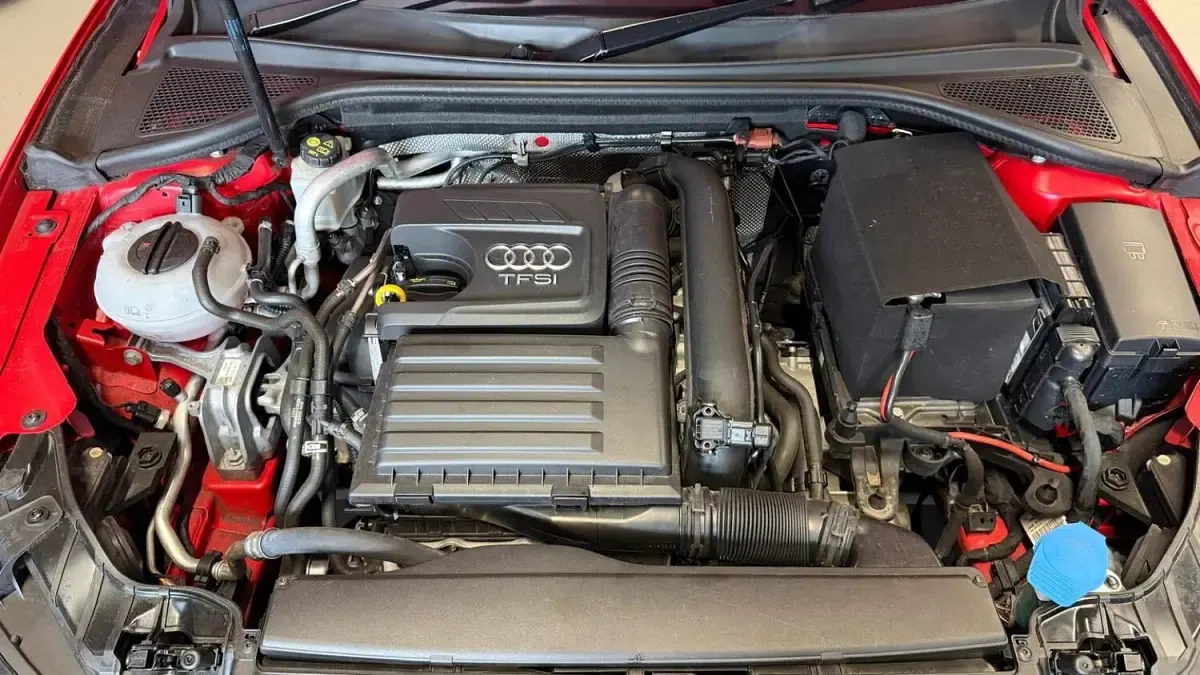 Used Audi A3 Sport 150 HP (110 kW) 2014 Red Sedan