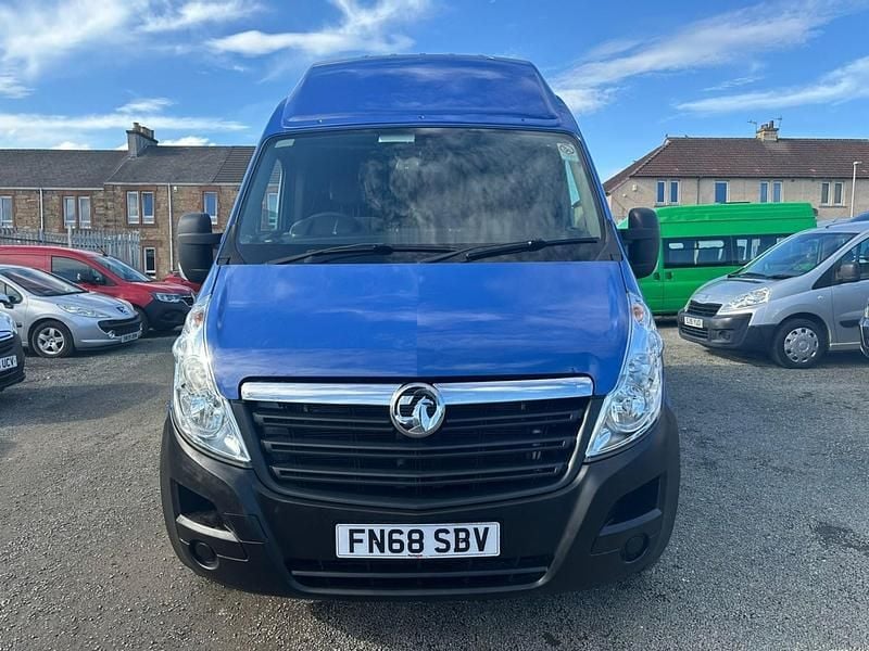 Used Vauxhall Movano 145 HP (106 kW) 2018 Blue MPV