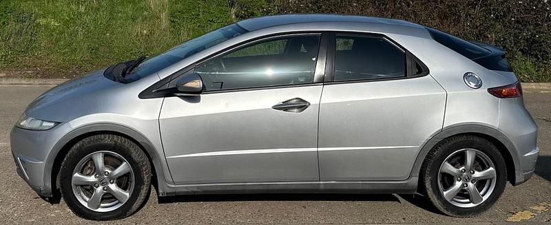 Used Honda Civic SE 2009 Silver Hatchback