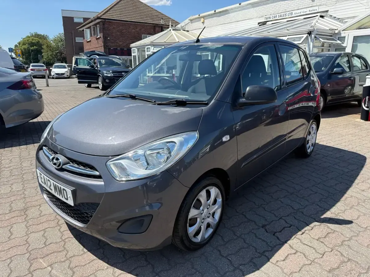 Used Hyundai i10 Classic 86 HP (63 kW) 2012 Grey Hatchback
