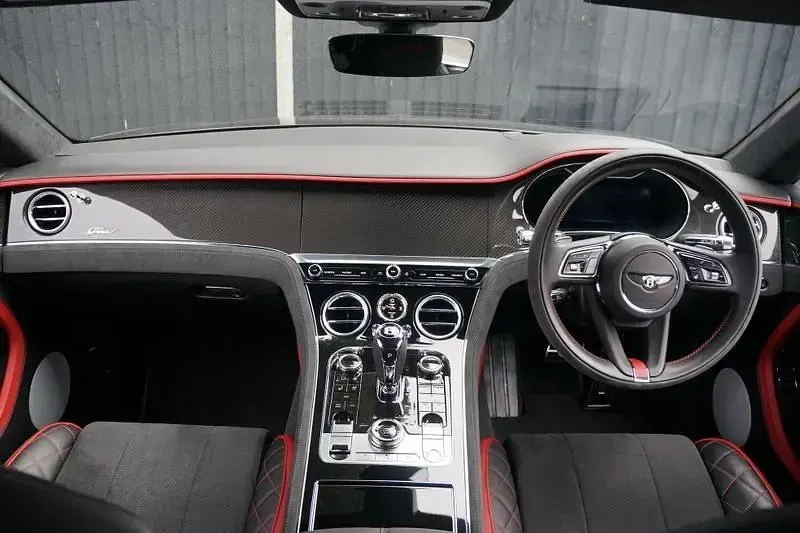 Begagnad Bentley Continental 2021 Grå Sportkupé