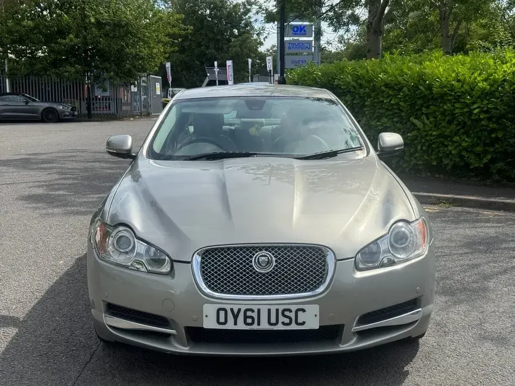 Used Jaguar XF Premium Luxury 240 HP (176 kW) 2011 Gold Sedan