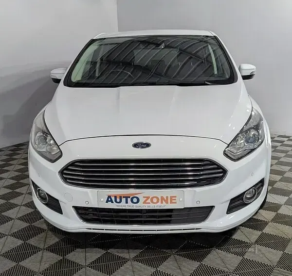 Used Ford S-MAX Titanium 150 HP (110 kW) 2018 White MPV