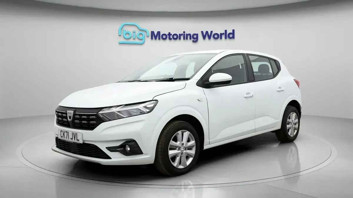 Usado Dacia Sandero Comfort 91 CV (66 kW) 2021 Blanco Utilitario
