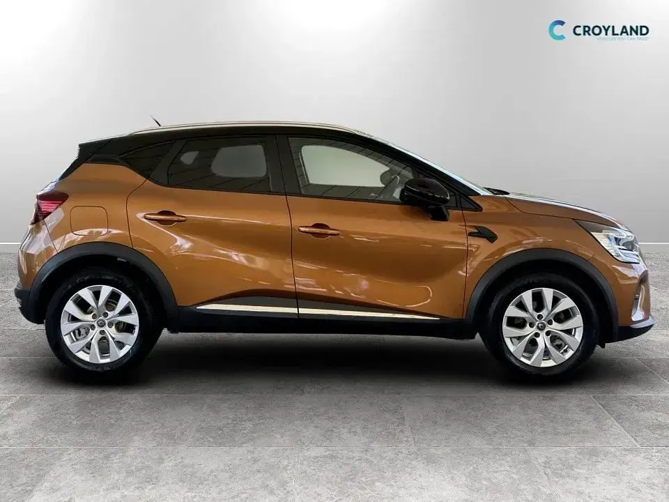 Used Renault Captur Iconic 100 HP (73 kW) 2020 Orange/black SUV