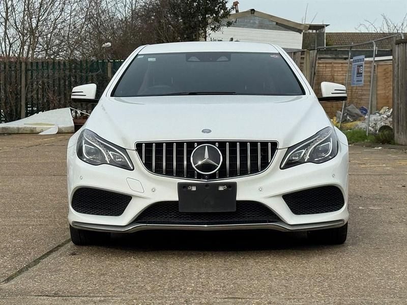 Begagnad Mercedes E250 AMG 2016 Vit Sportkupé