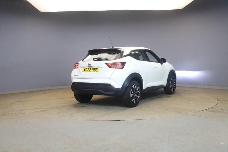 Usado Nissan Juke Acenta 117 HP (86 kW) 2022 Branco SUV