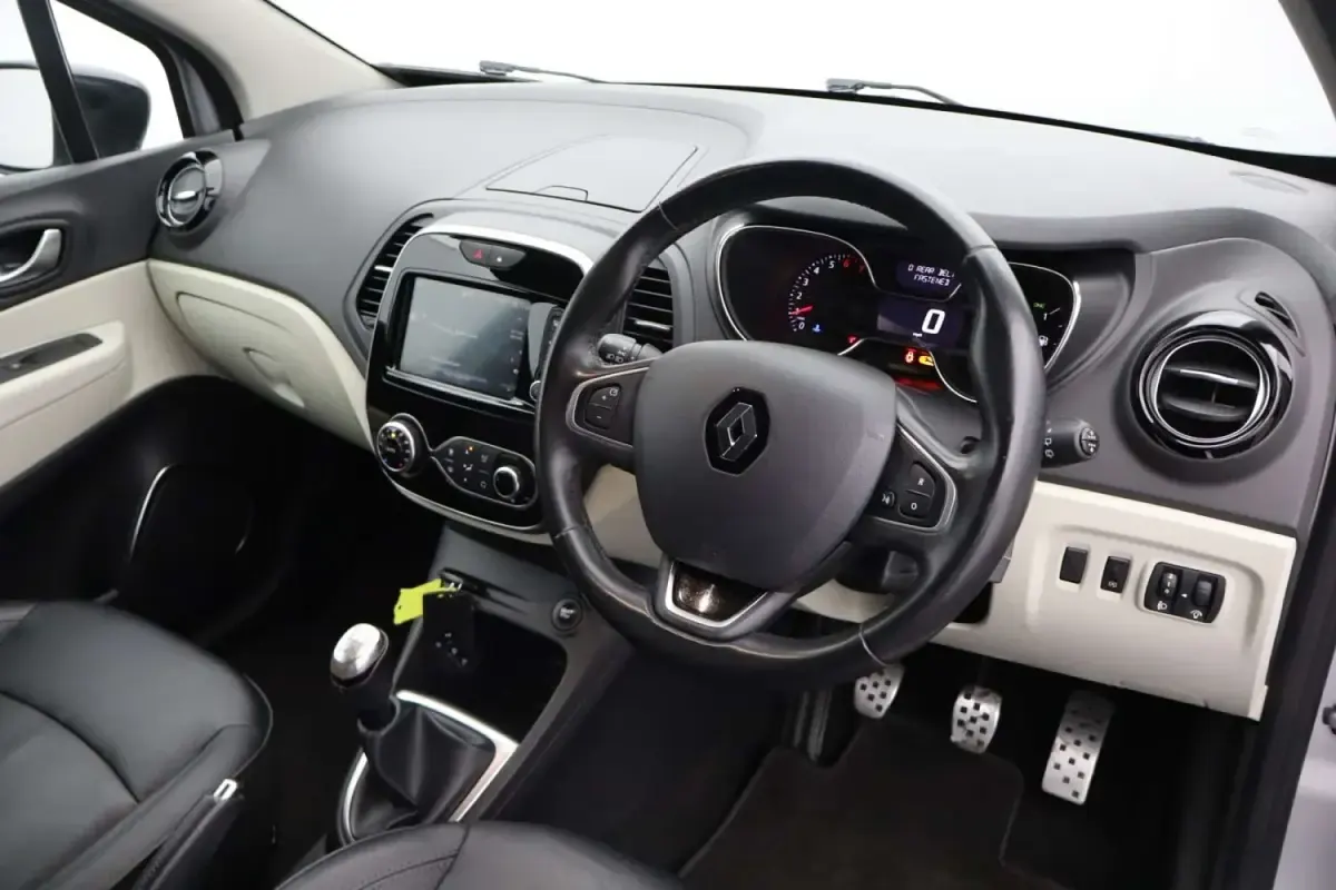 Second-hand Renault Captur GT-Line 90 CP (66 kW) 2019 Negru SUV