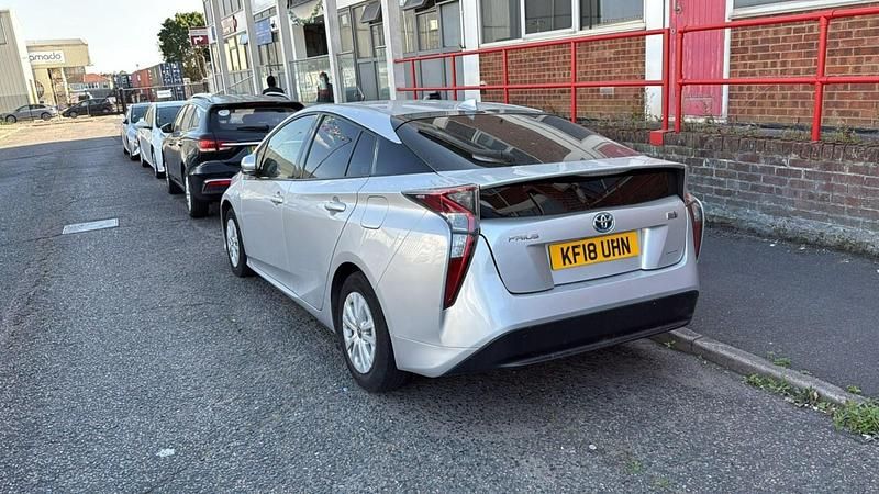 Usado Toyota Prius 2018 Plateado Utilitario