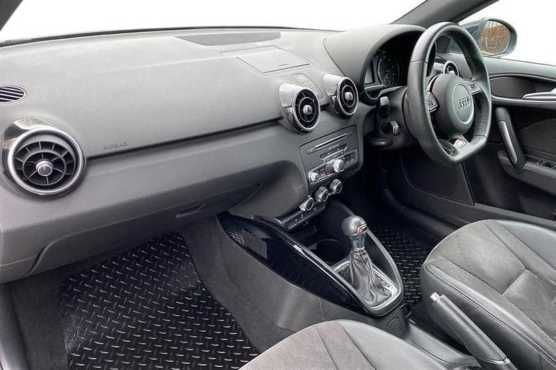 Used Audi A1 Black Edition 125 HP (91 kW) 2018 Daytona grey