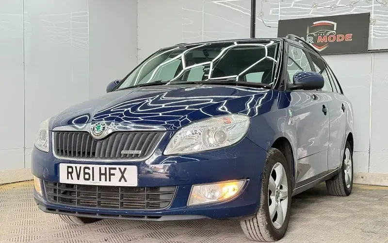 Used Skoda Fabia GreenLine 75 HP (55 kW) 2011 Blue Estate
