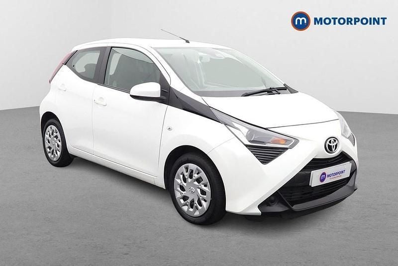 White Used 2021 Toyota Aygo X-play Hatchback | £8,749 (Fair price) - Image 1/4