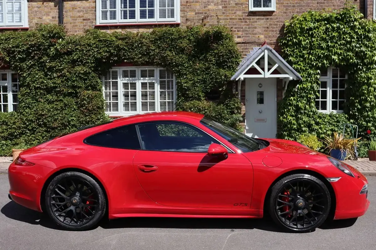 Used Porsche 911 Carrera 4 GTS 430 HP (316 kW) 2015 Red Coupe