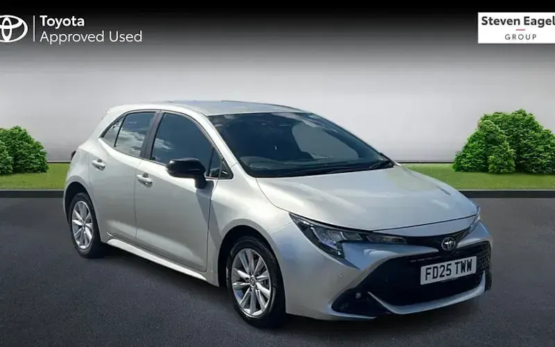 Used Toyota Corolla 140 HP (102 kW) 2026 Hatchback